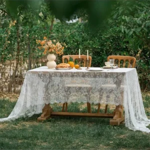 NAJMI- Duk i vit spets för extra vacker look